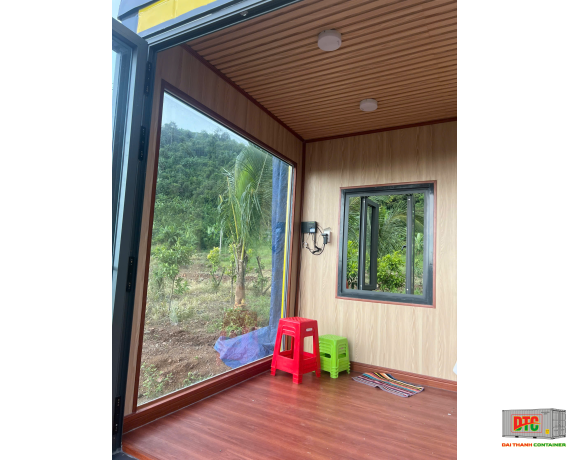 Container cafe 20 feet